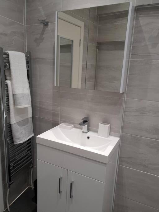 Star London Brent Street Cosy 1-Bed Hideaway Apartamento Hendon Exterior foto